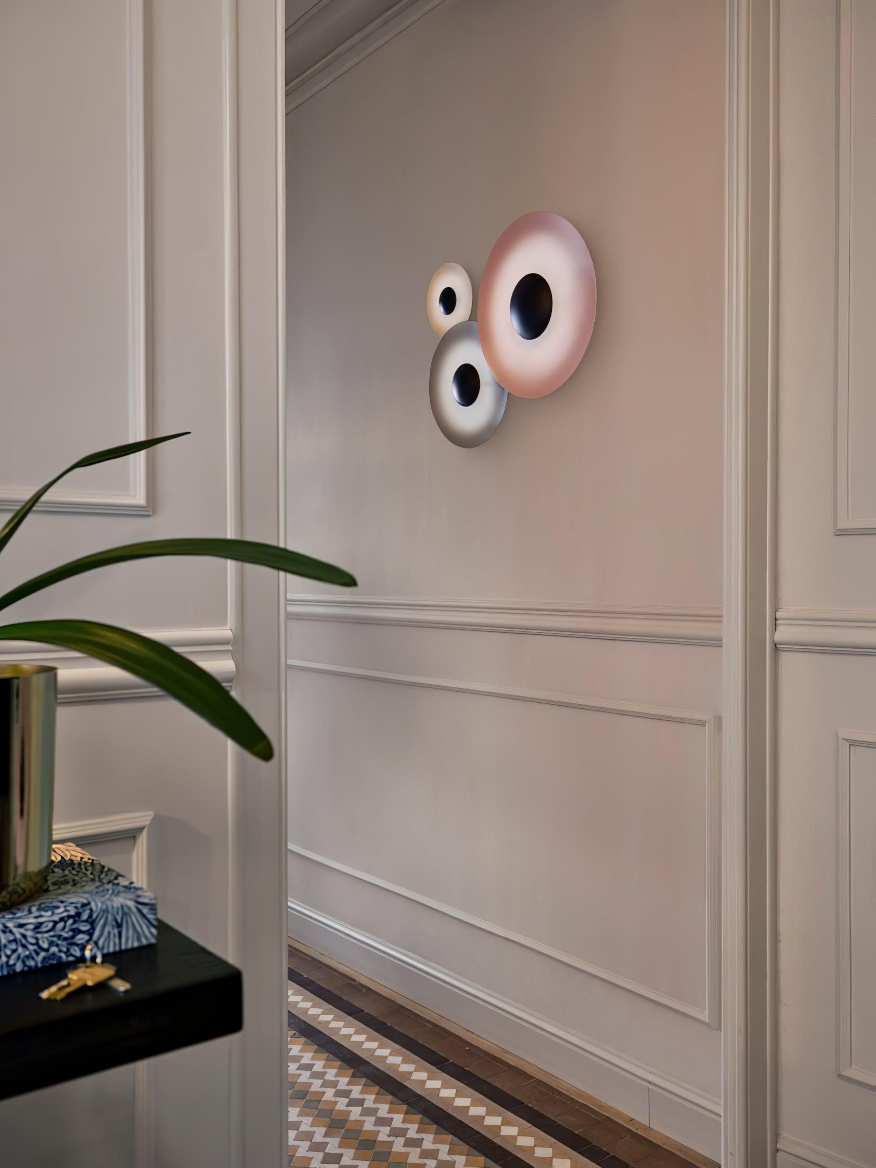 Xevan Elegance Simplicity Glow Wall Light
