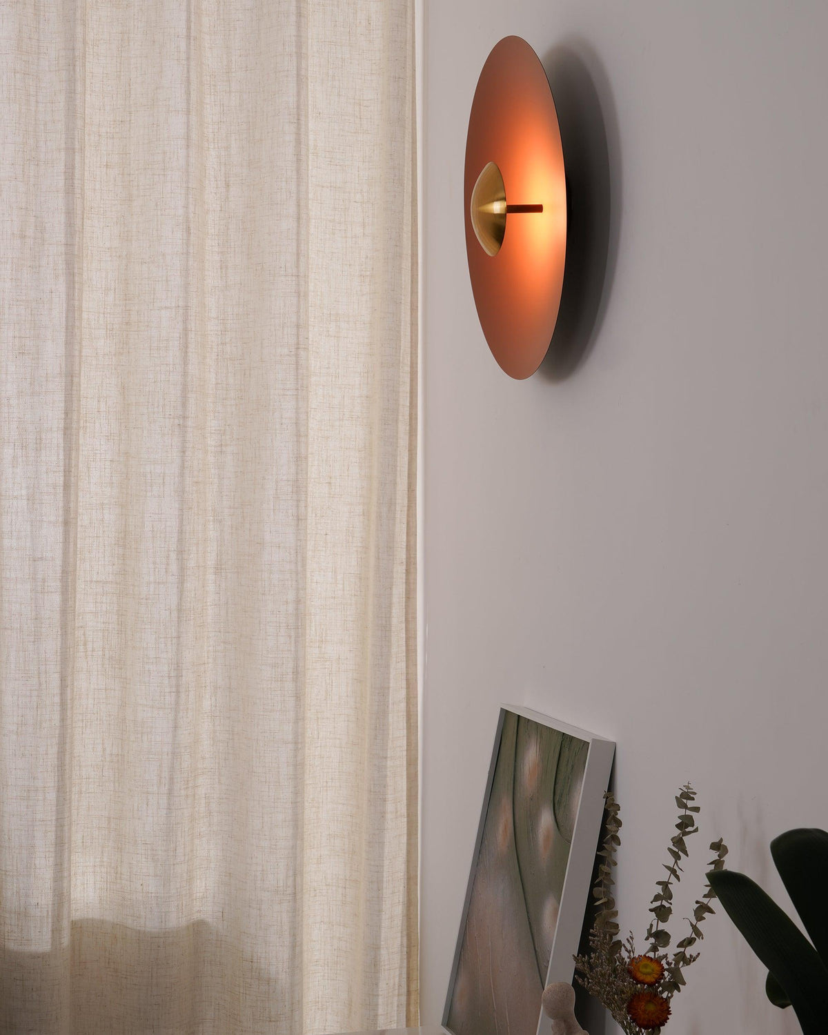 Xevan Elegance Simplicity Glow Wall Light