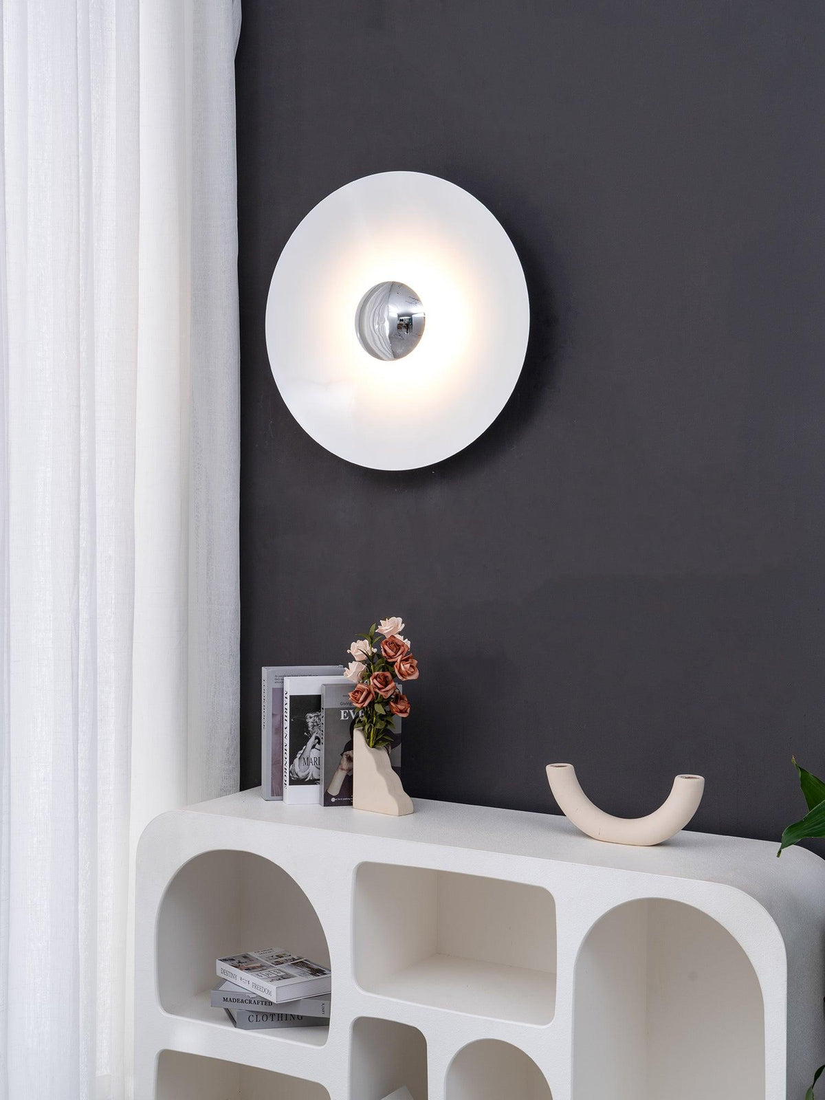 Xevan Elegance Simplicity Glow Wall Light