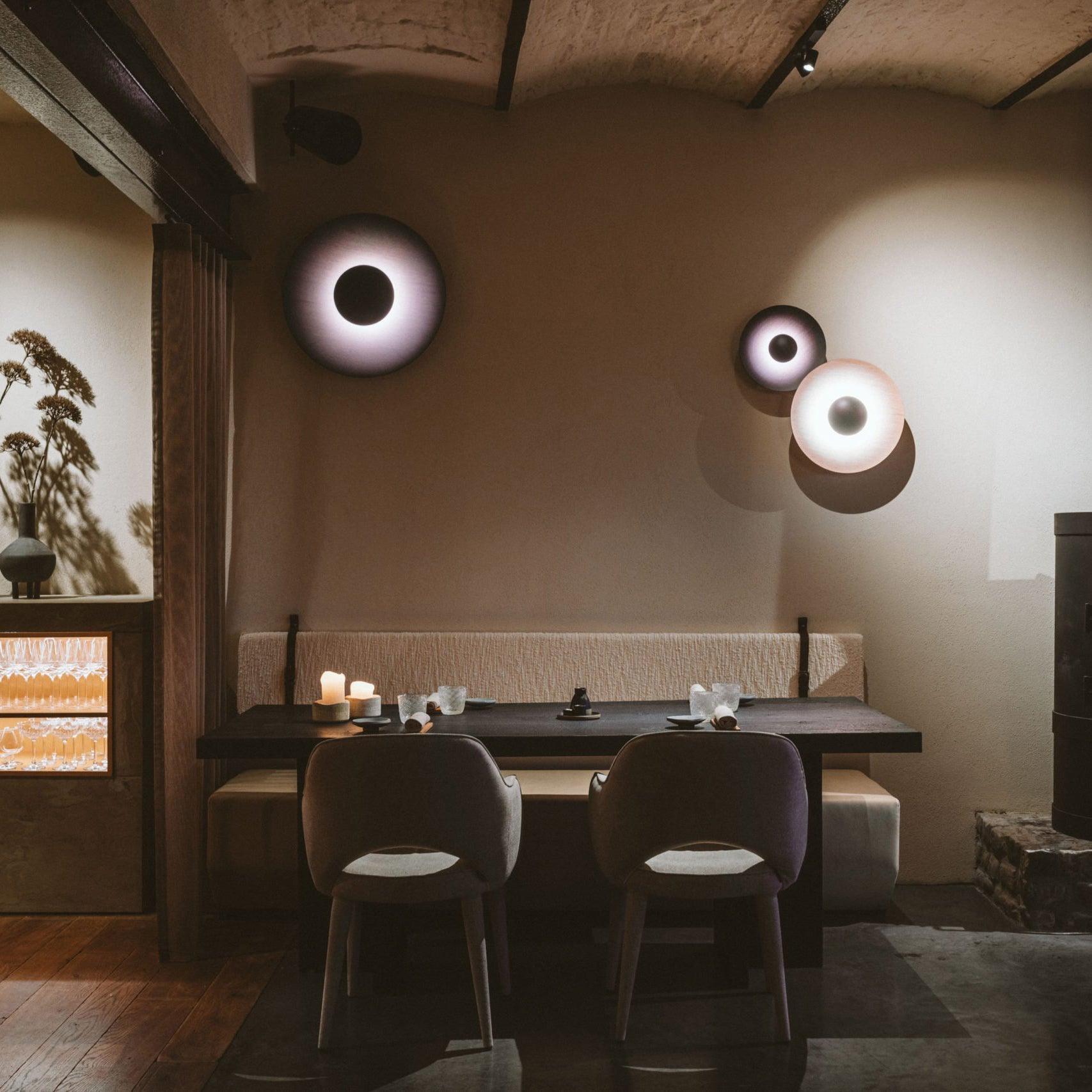 Xevan Elegance Simplicity Glow Wall Light