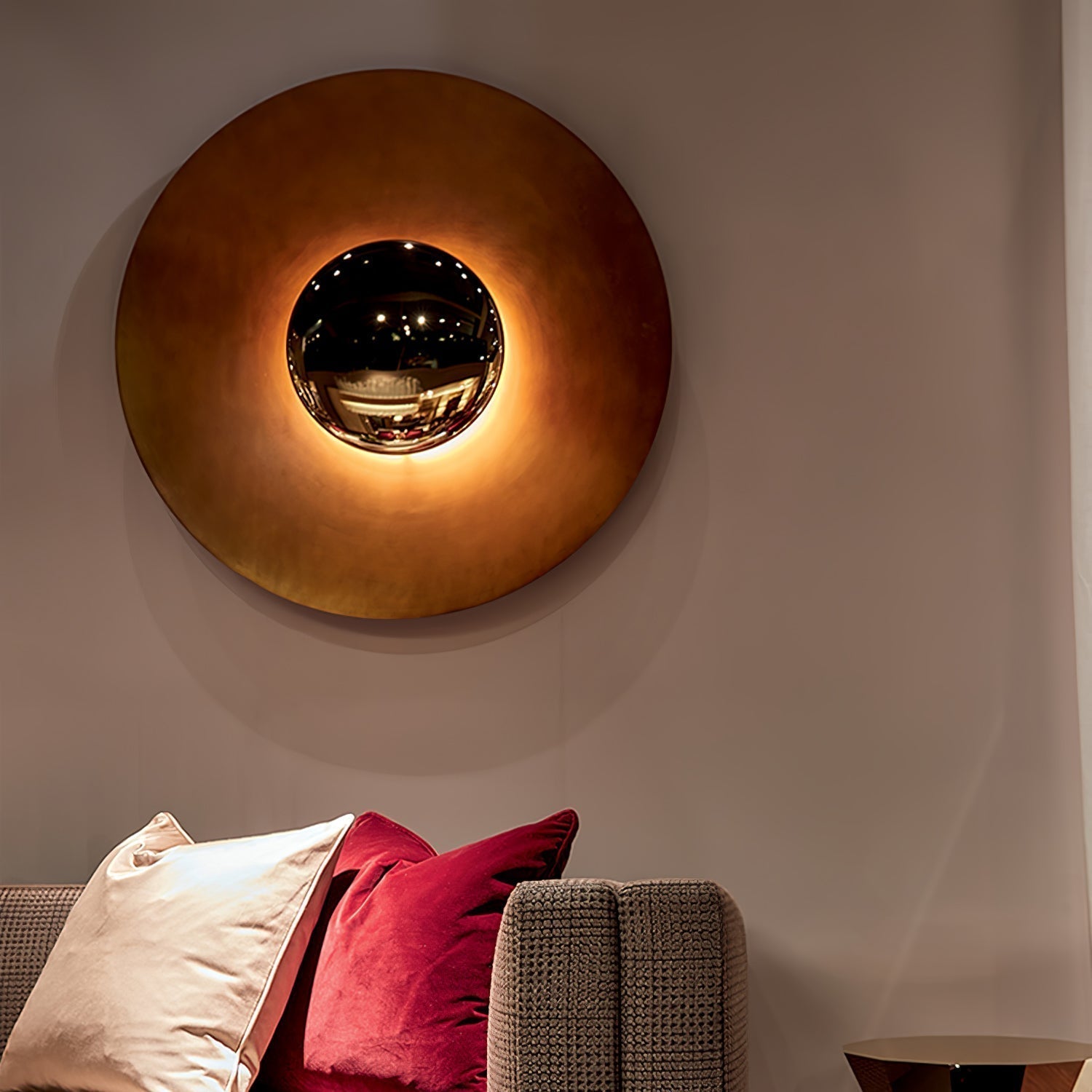 Xevan Elegance Simplicity Glow Wall Light