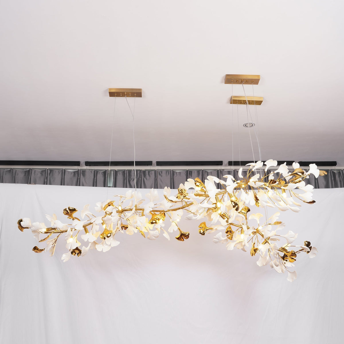 Ceroraine Chandelier Gingko A Porcelain LED Modern