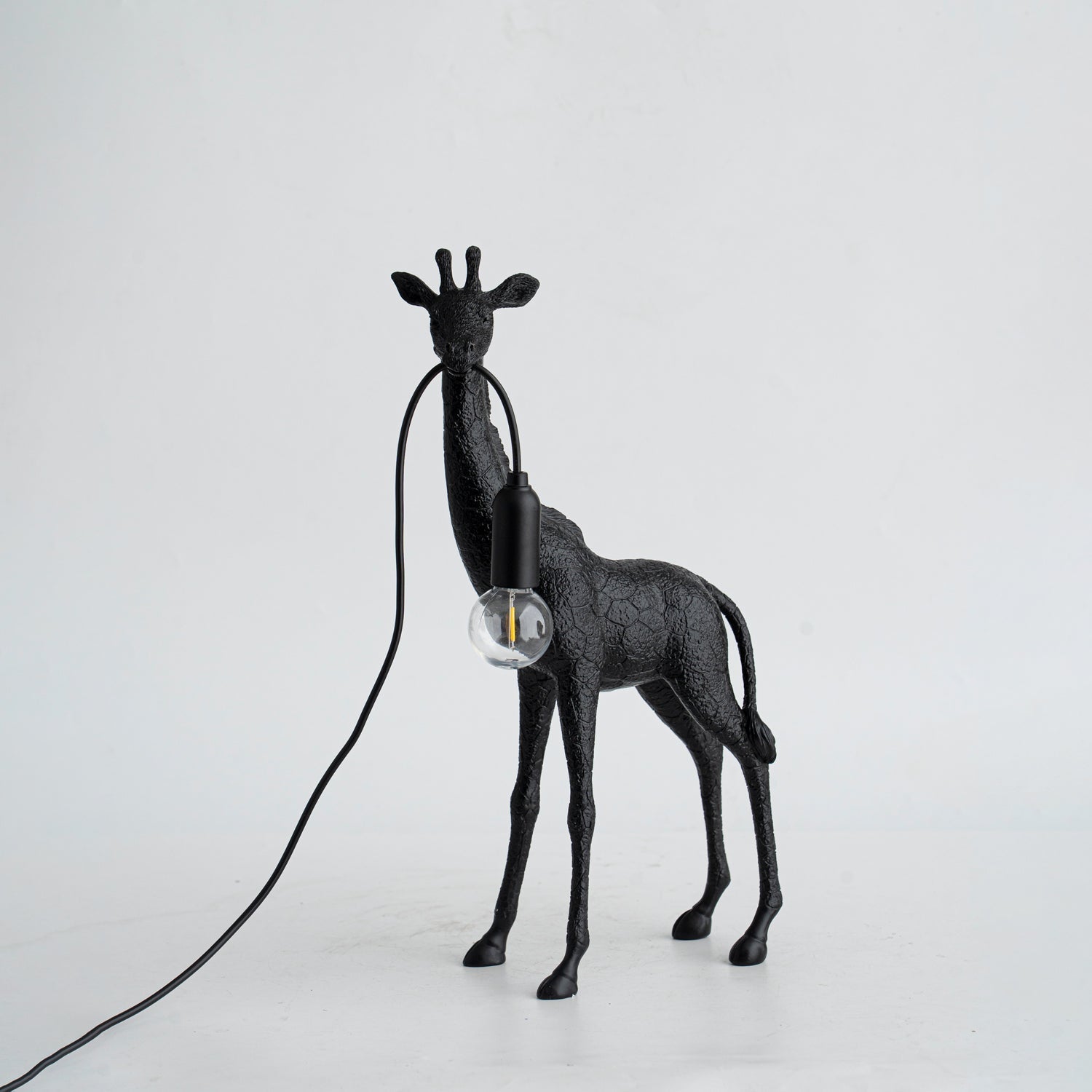 Fexl Luxurious Giraffe Royale Sculpture Floor Lamp