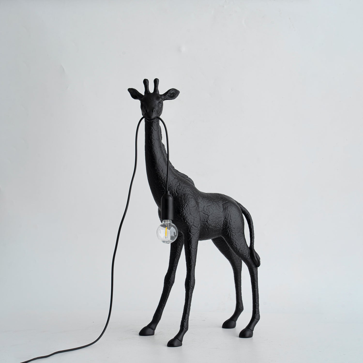 Fexl Luxurious Giraffe Royale Sculpture Floor Lamp