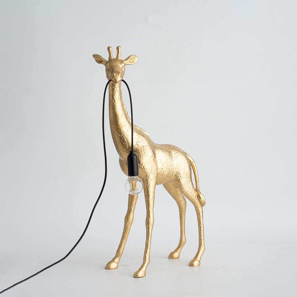 Fexl Luxurious Giraffe Royale Sculpture Floor Lamp