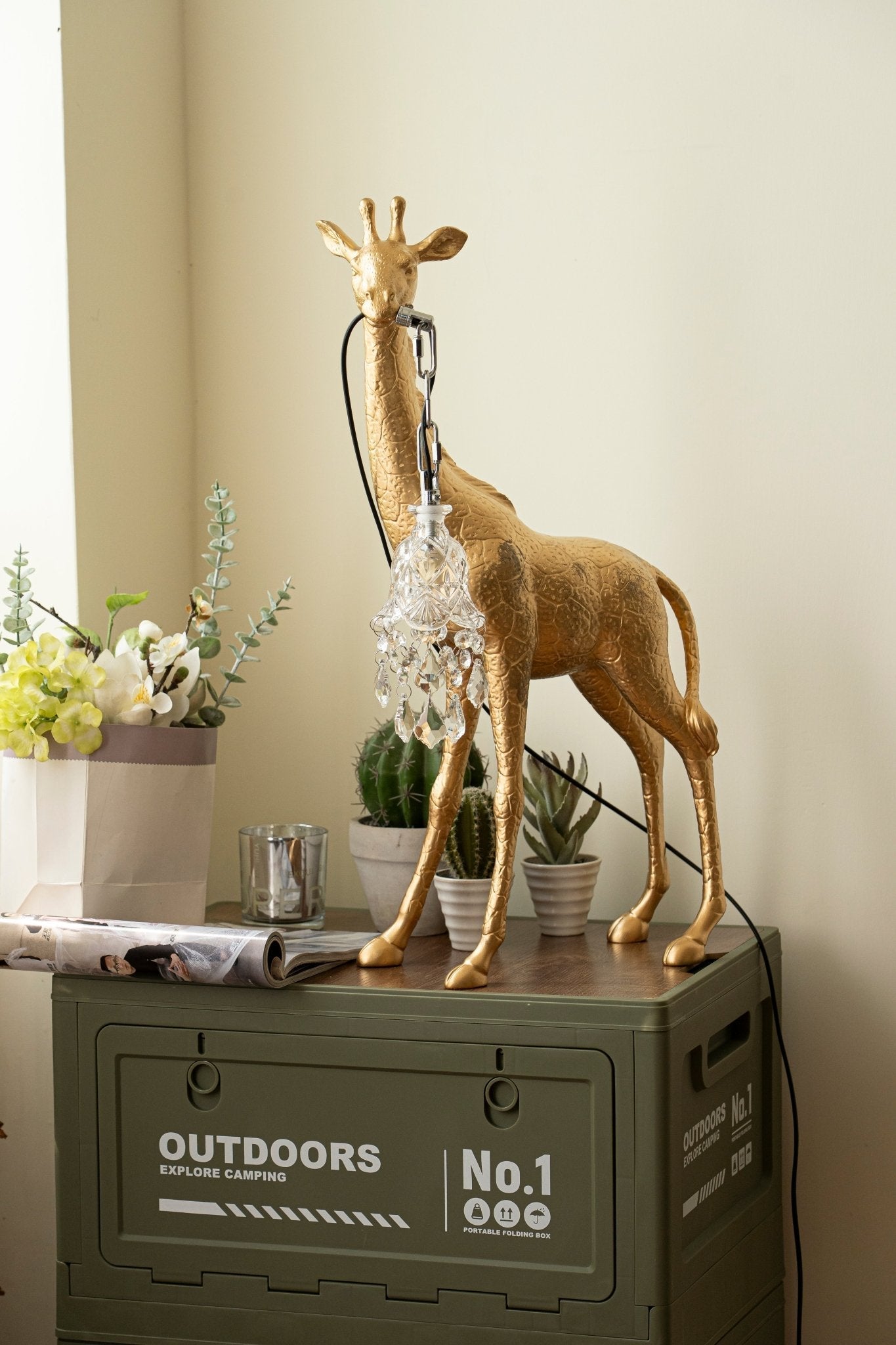 Fexl Luxurious Giraffe Royale Sculpture Floor Lamp