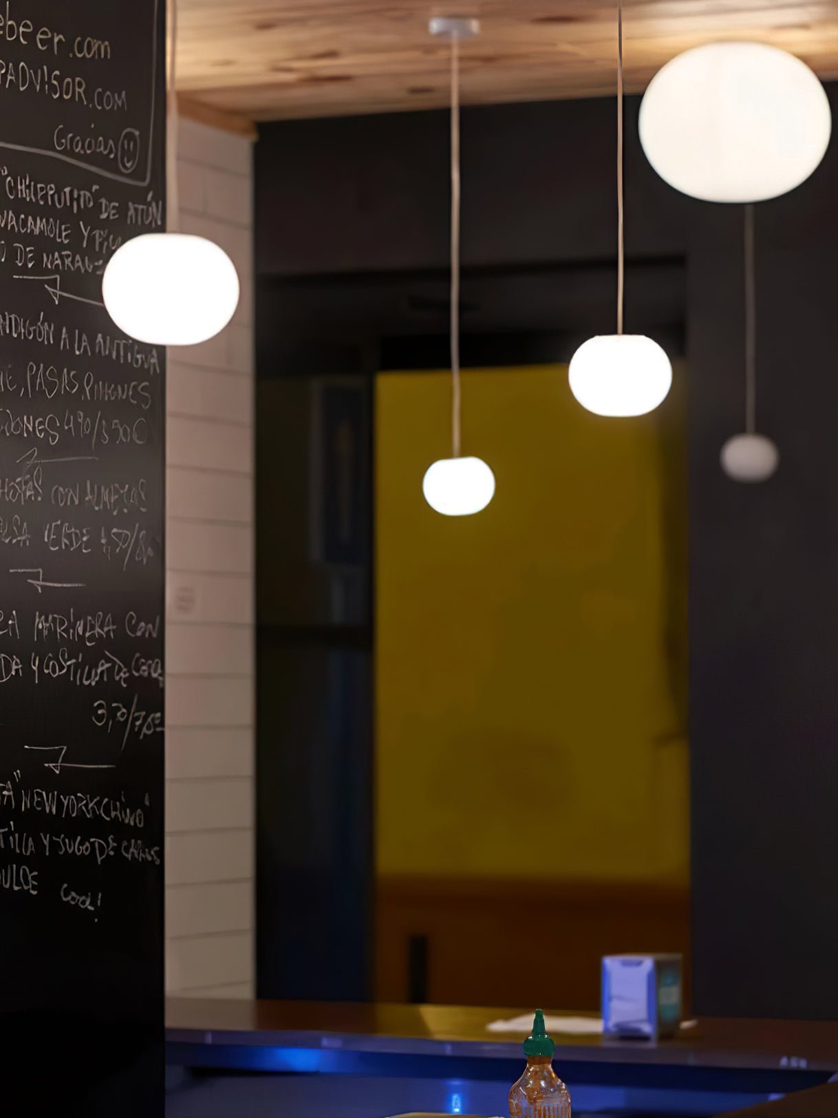 Gysta Contemporary Glass Pendant Lamp
