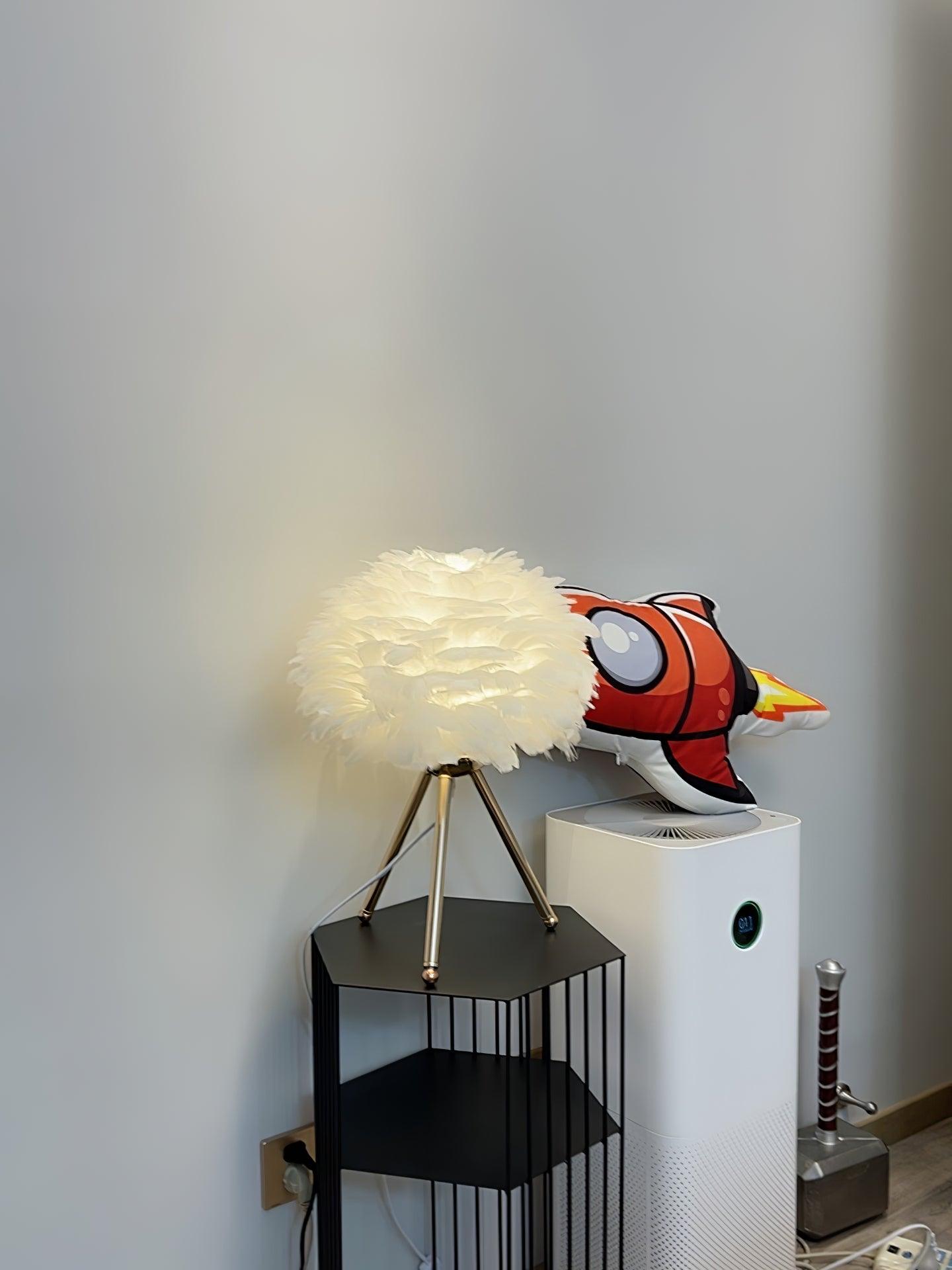 Nilo Feather Feminine Table Lamp - Neutral Decor