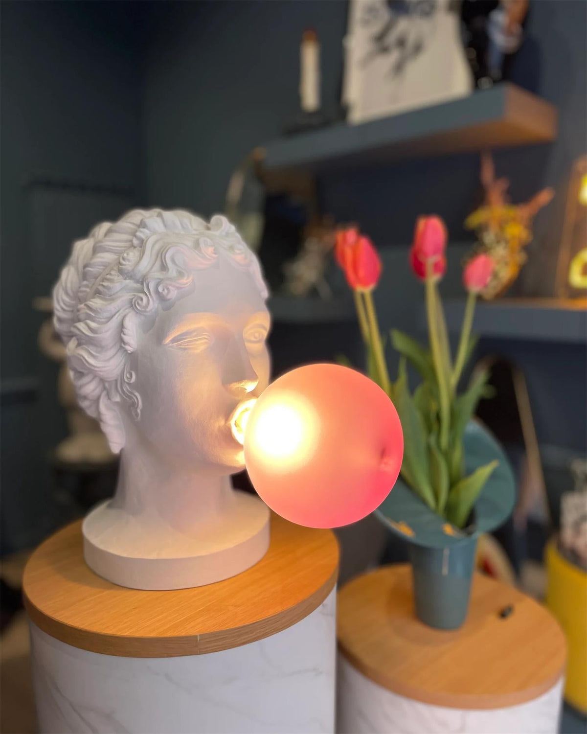 Aurrinel Sculptural Resin Desk Lamp
