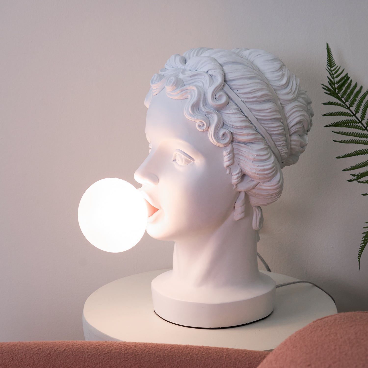 Aurrinel Sculptural Resin Desk Lamp