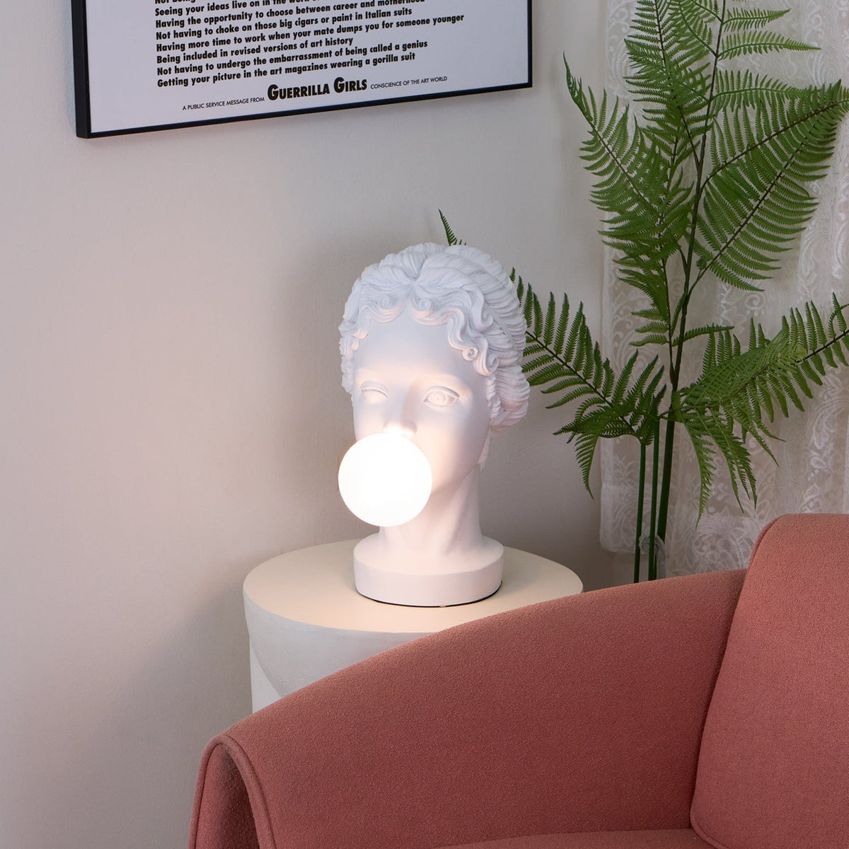 Aurrinel Sculptural Resin Desk Lamp