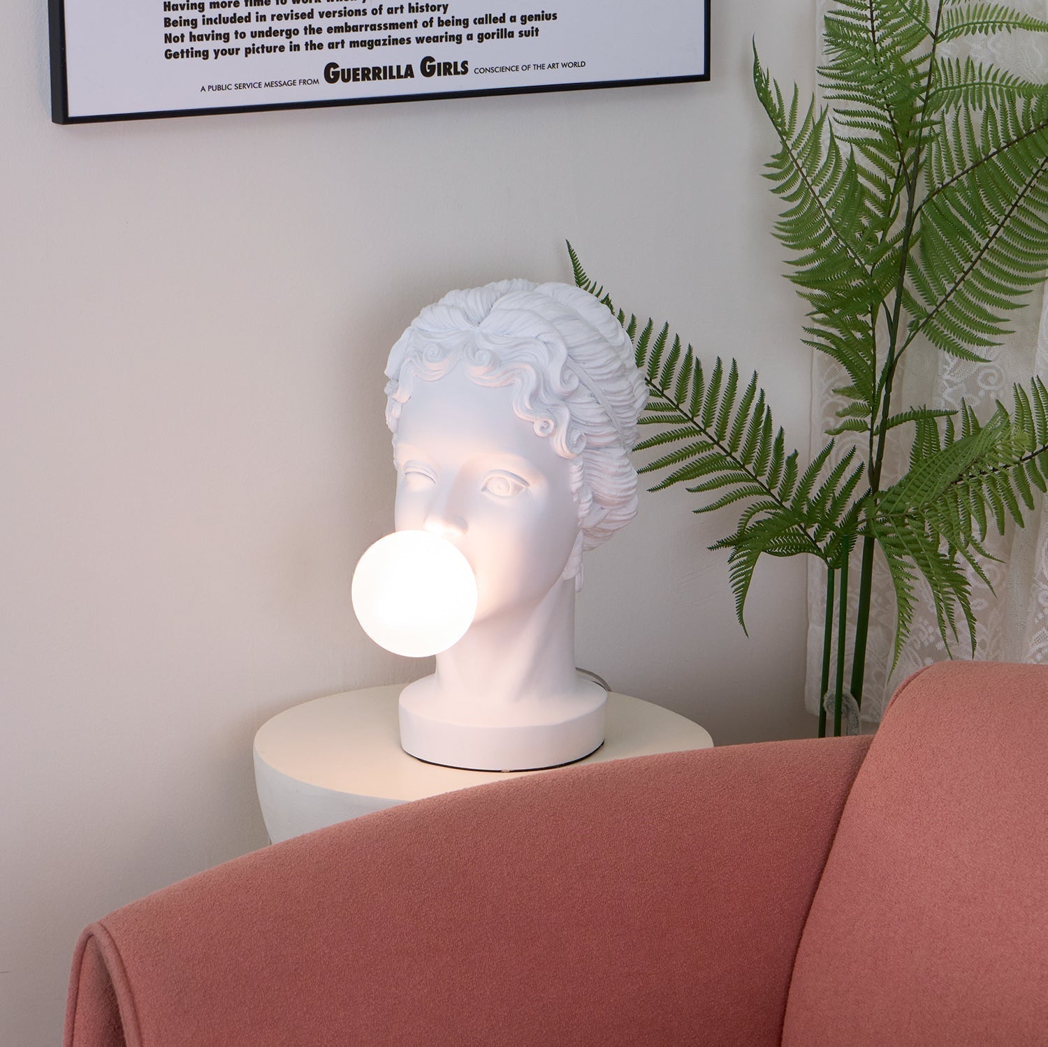 Aurrinel Sculptural Resin Desk Lamp