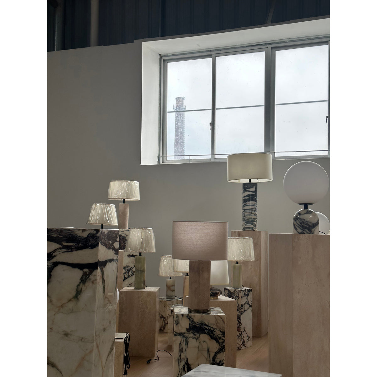 Avenanette Table Lamp