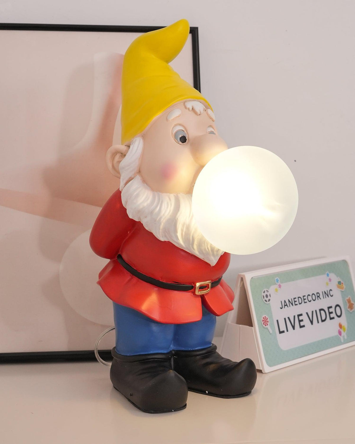 Brisa Resin Playful Table Lamp