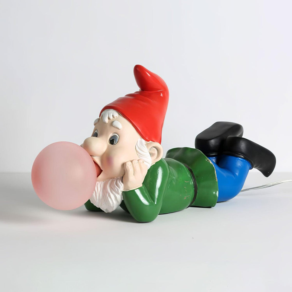 Brisa Resin Playful Table Lamp