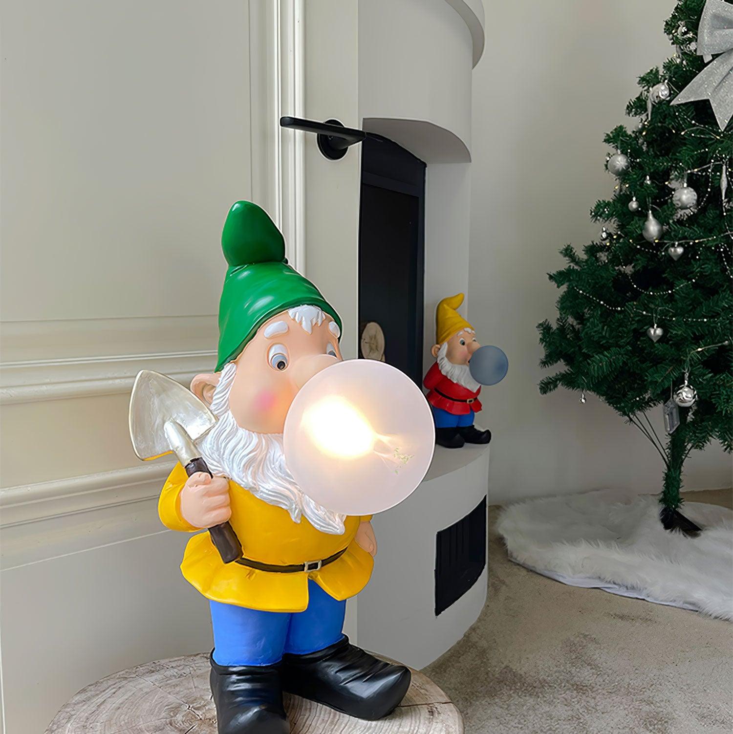 Brisa Resin Playful Table Lamp