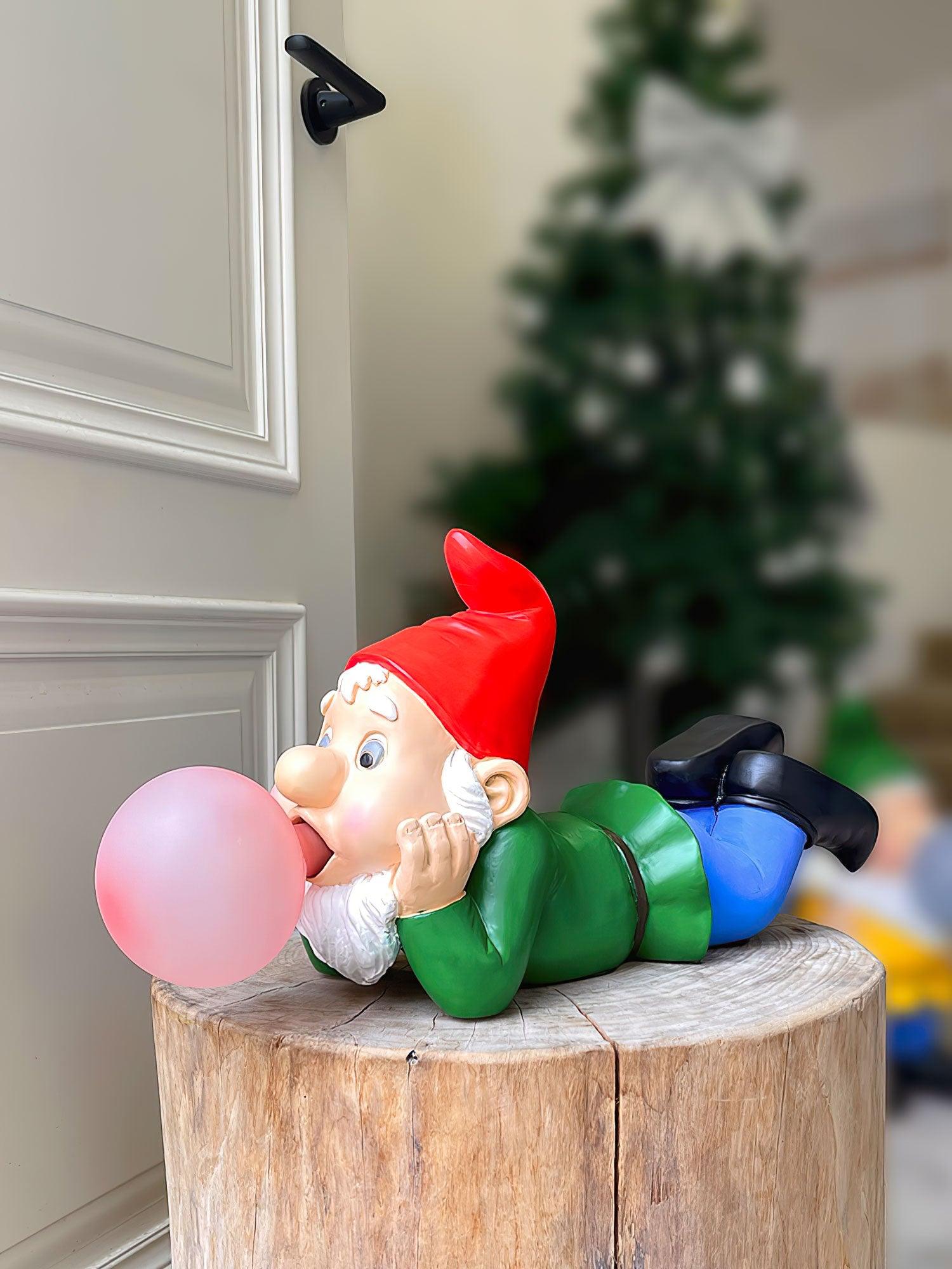 Brisa Resin Playful Table Lamp