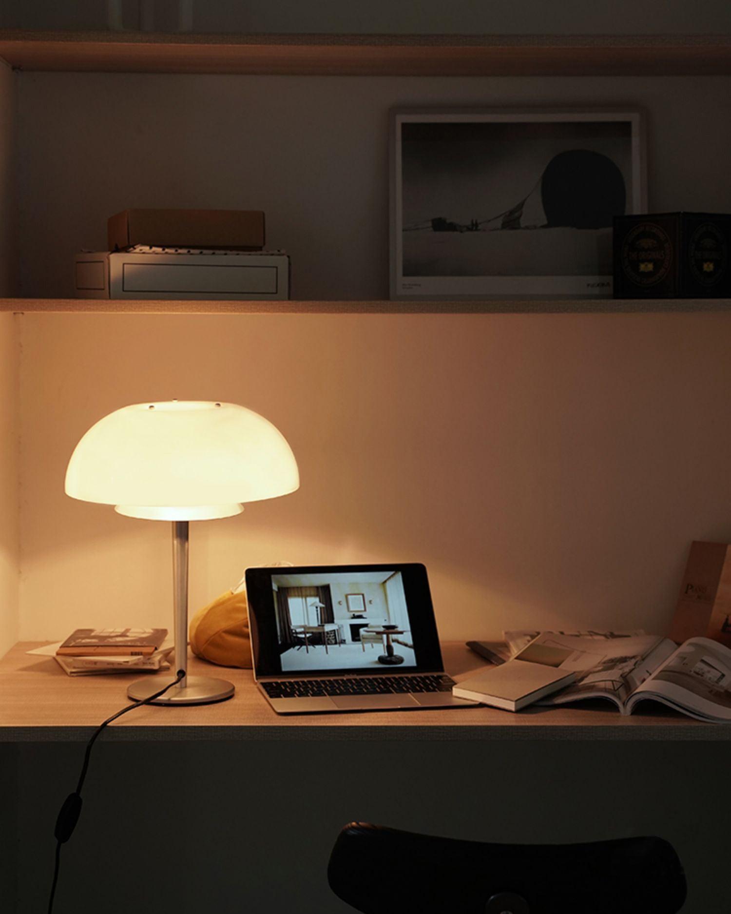 Nilten Modern Glass Table Lamp