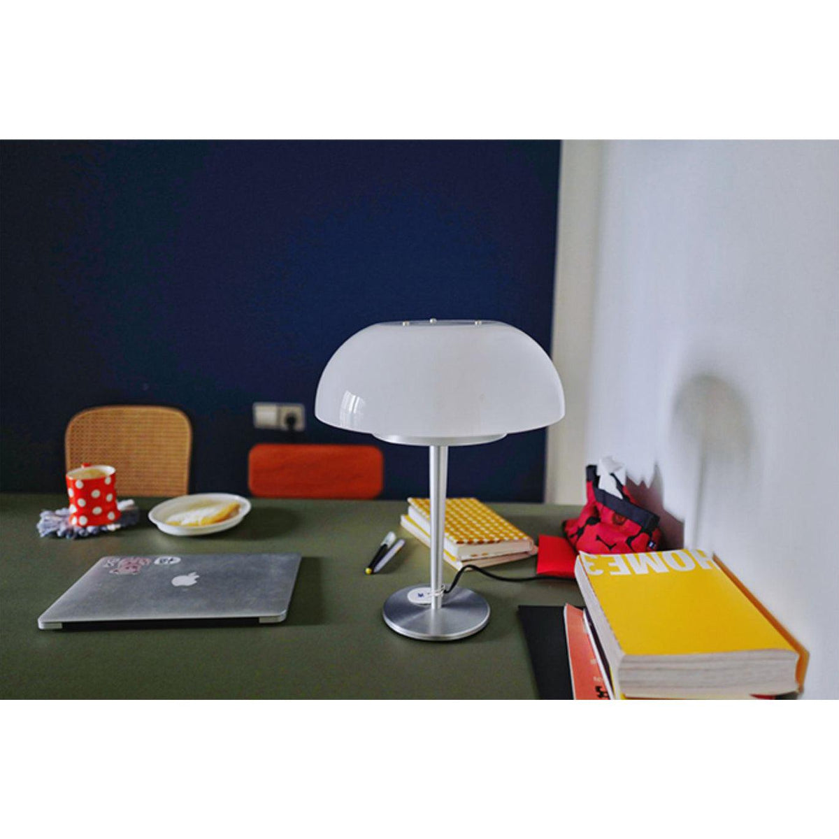 Nilten Modern Glass Table Lamp