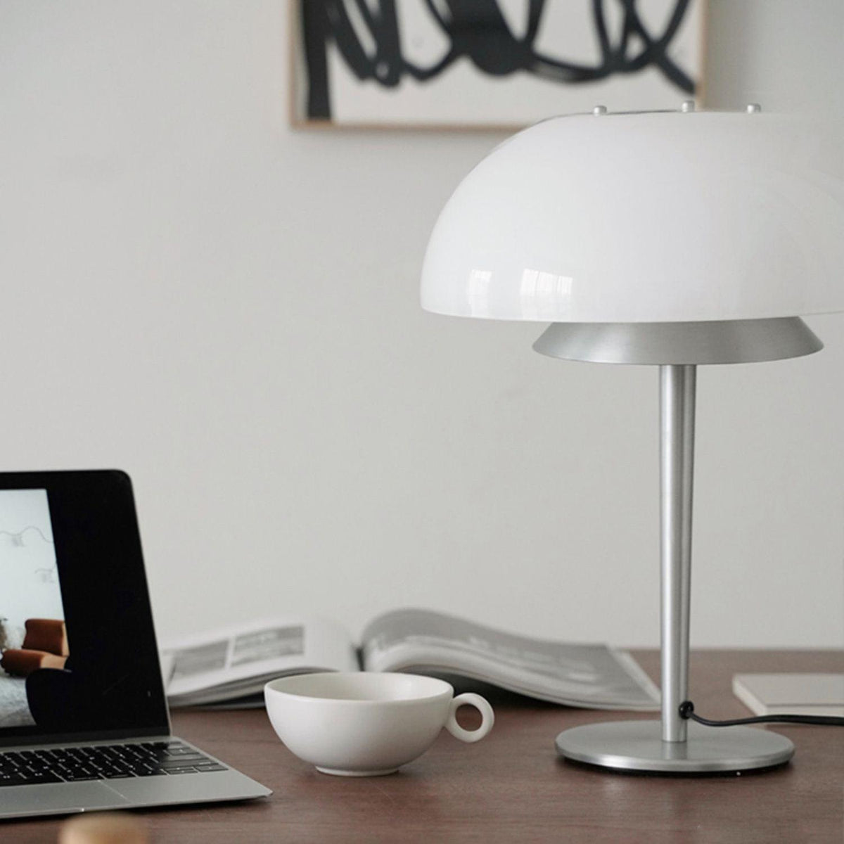 Nilten Modern Glass Table Lamp