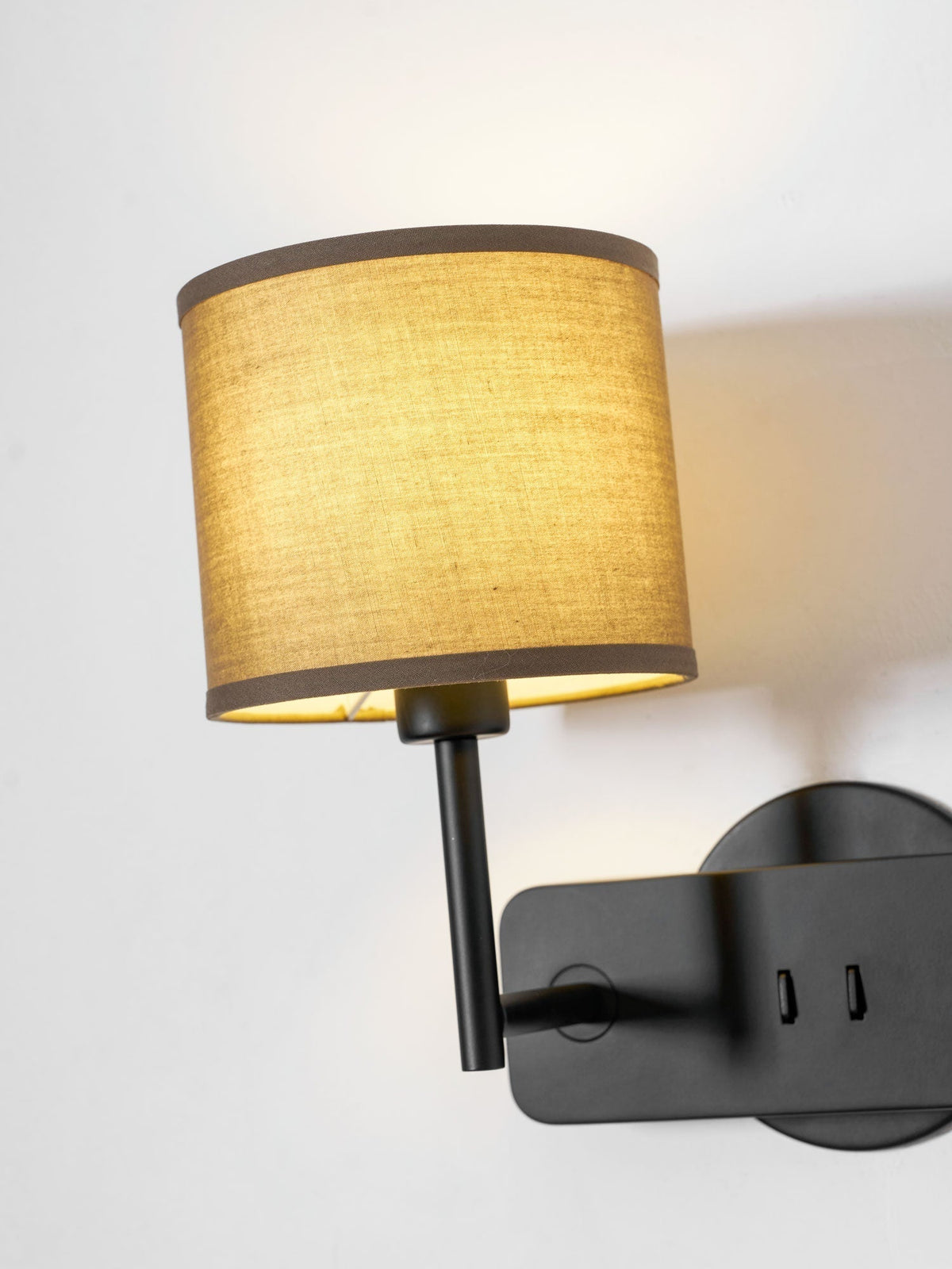 Rivoeria Wall Sconce