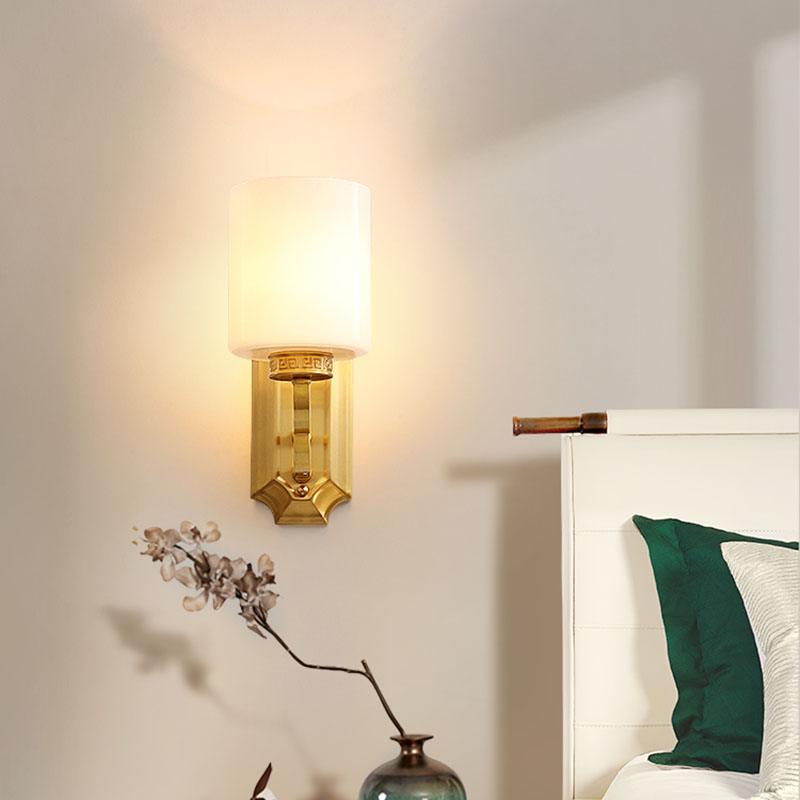 Regal Classic Brass Wall Lamp