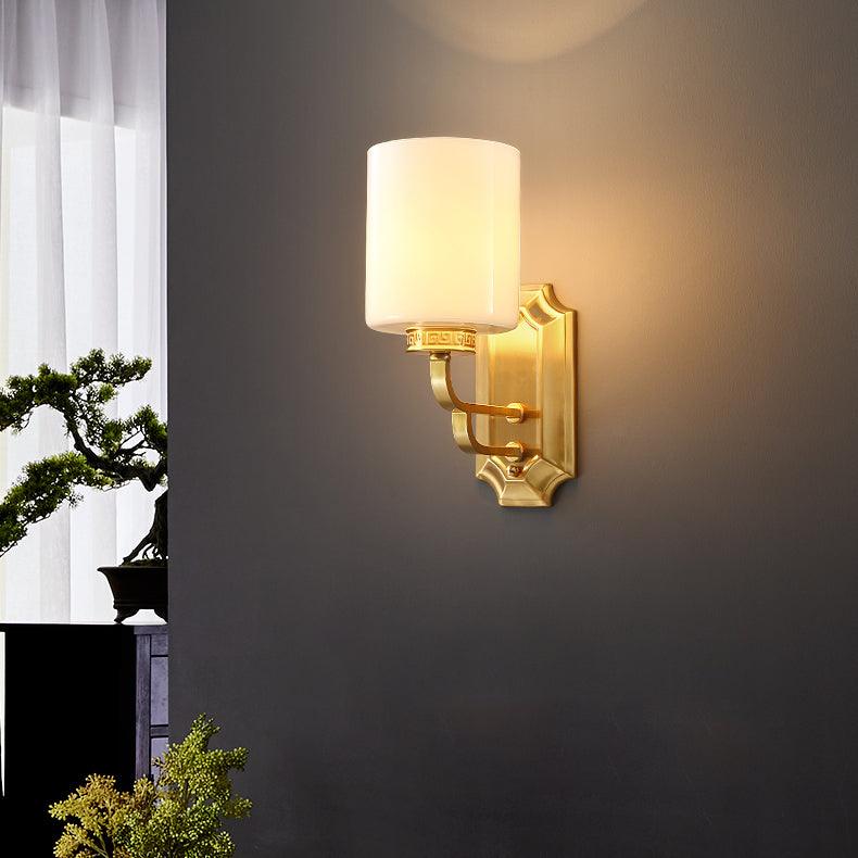 Regal Classic Brass Wall Lamp