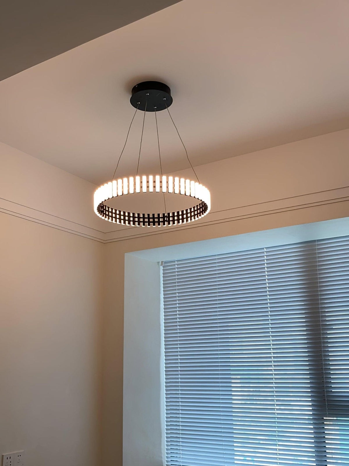 Rivo Stylis Hanging LED Chandelier