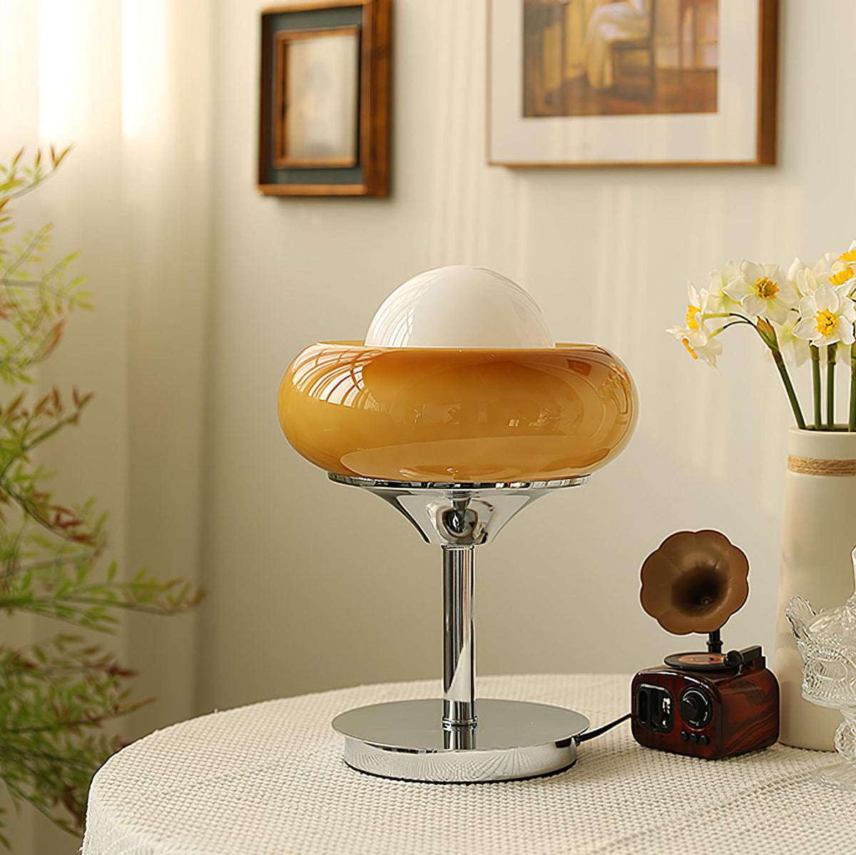 Solise Glass Retro Table Lamp