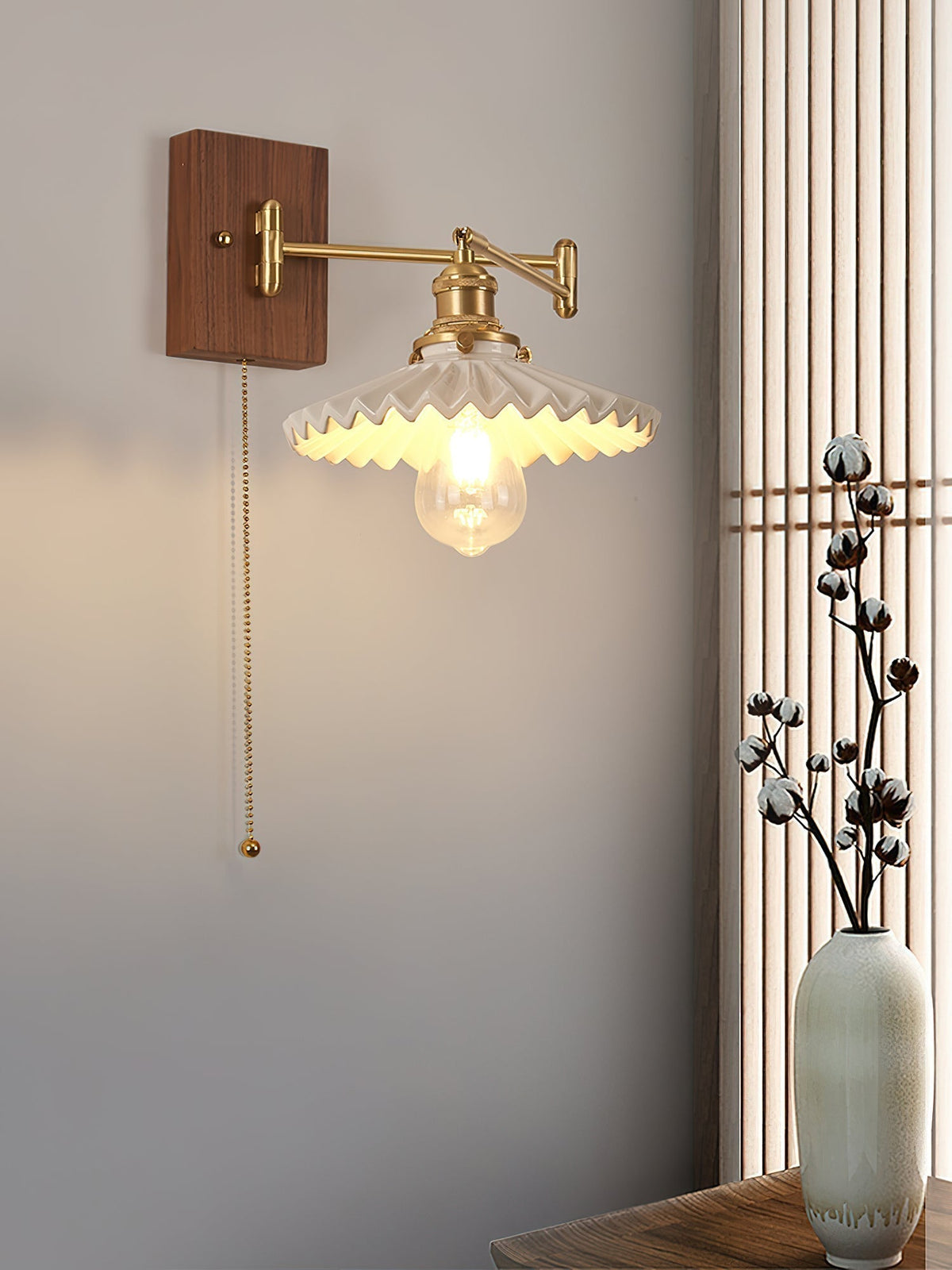 Umeris Elegance Vintage Walnut Wall Lamp