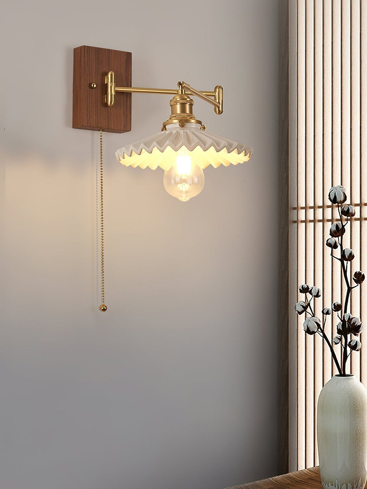 Umeris Elegance Vintage Walnut Wall Lamp