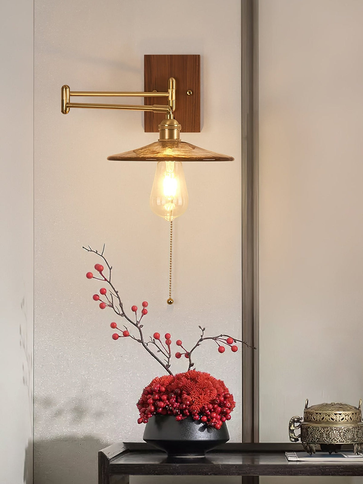 Umeris Elegance Vintage Walnut Wall Lamp