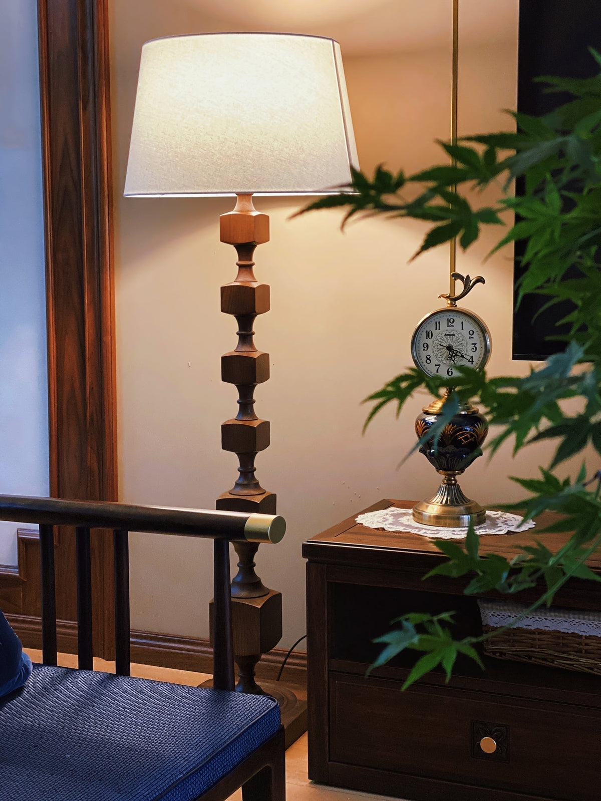 Sylarelle Hexas Wood Floor Lamp