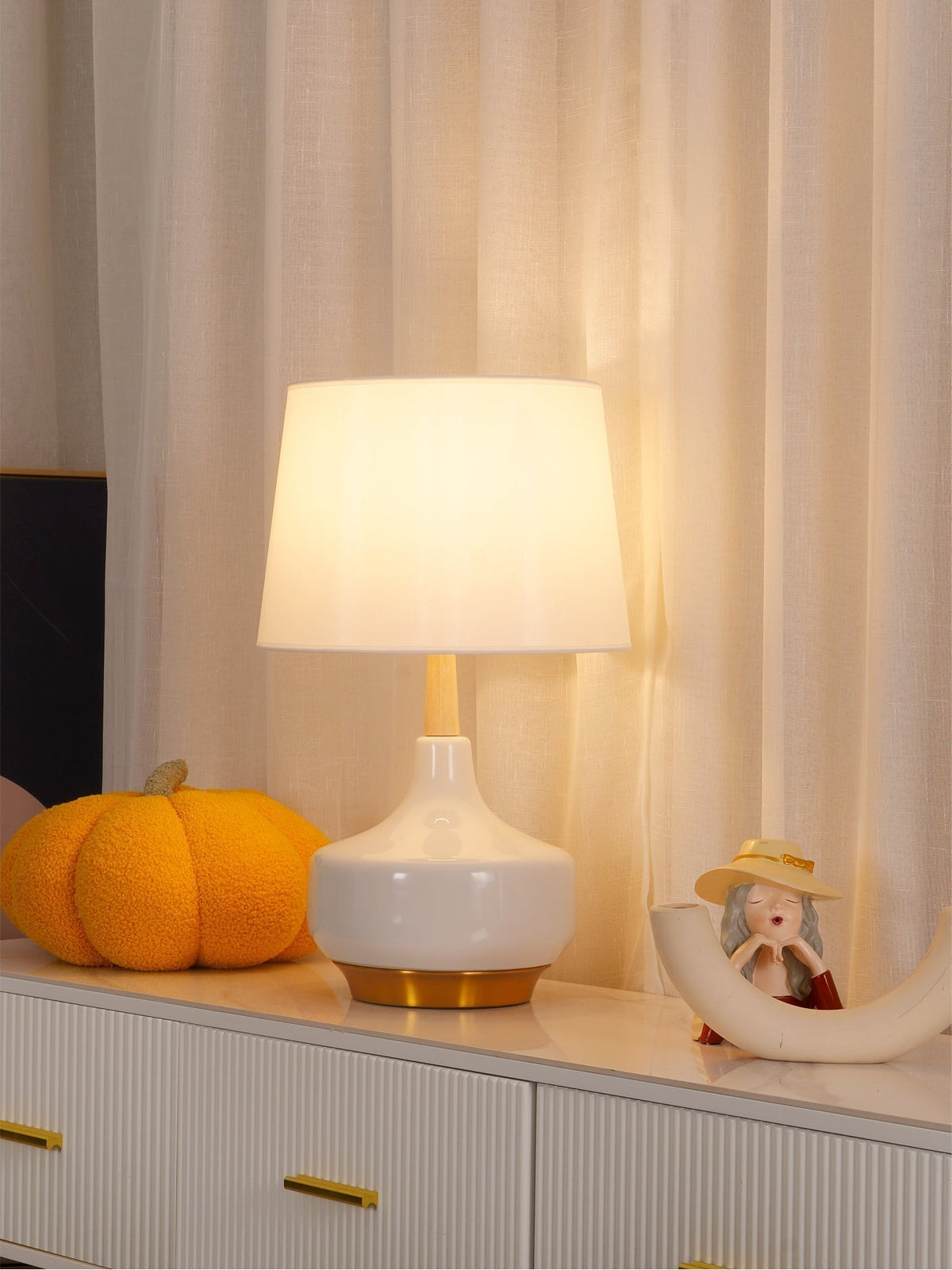 Lennon Minimalist Resin Table Lamp