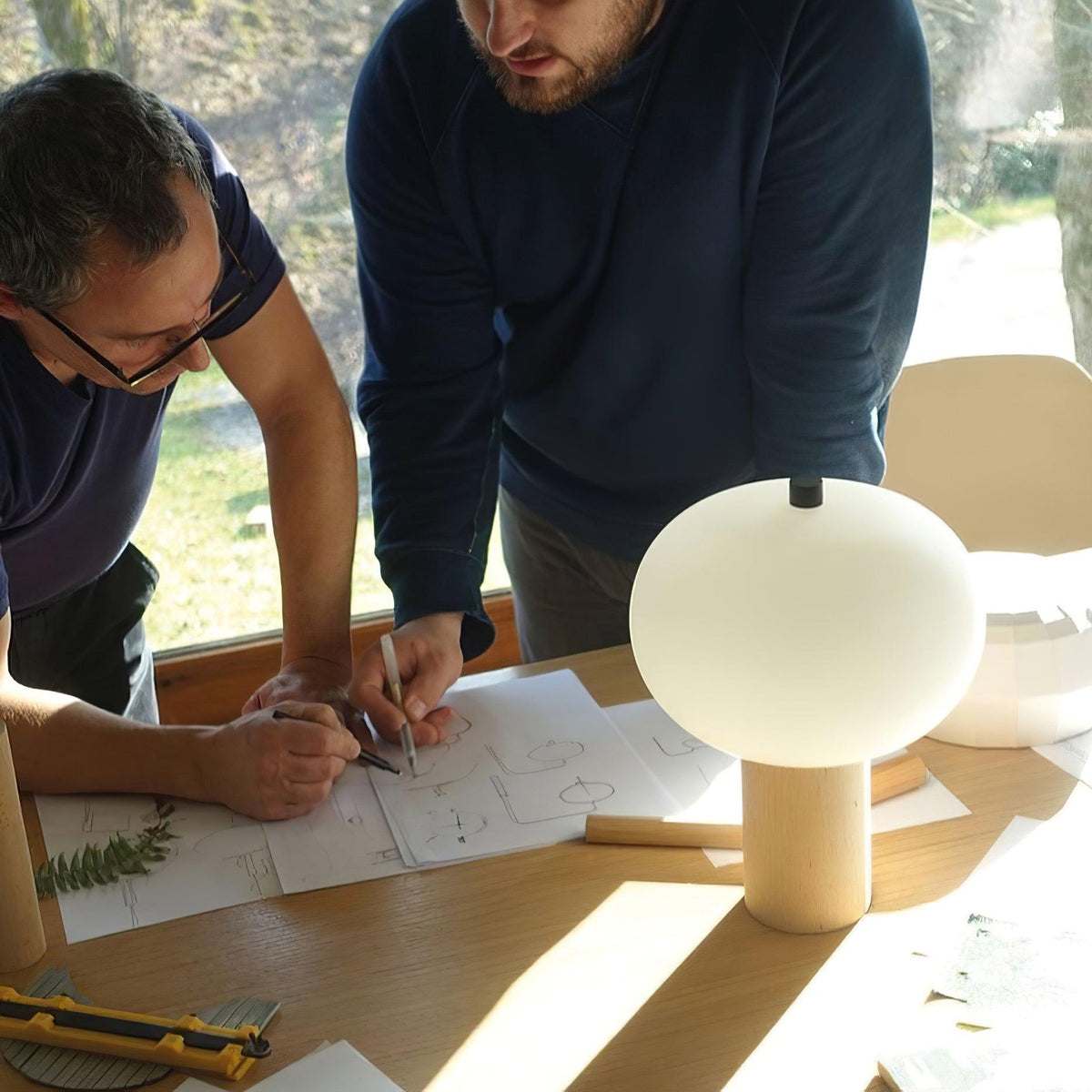 Jaldes Wood & Glass Table Lamp