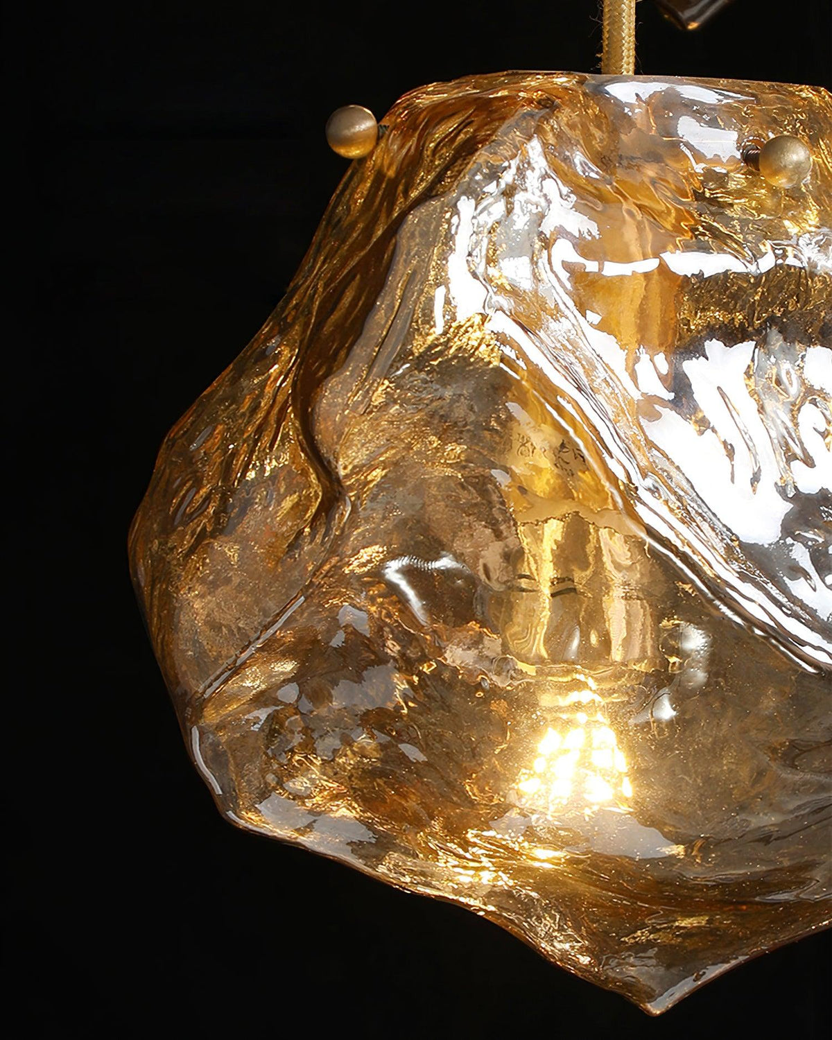Kixu Brass Luxurious Pendant Lamp