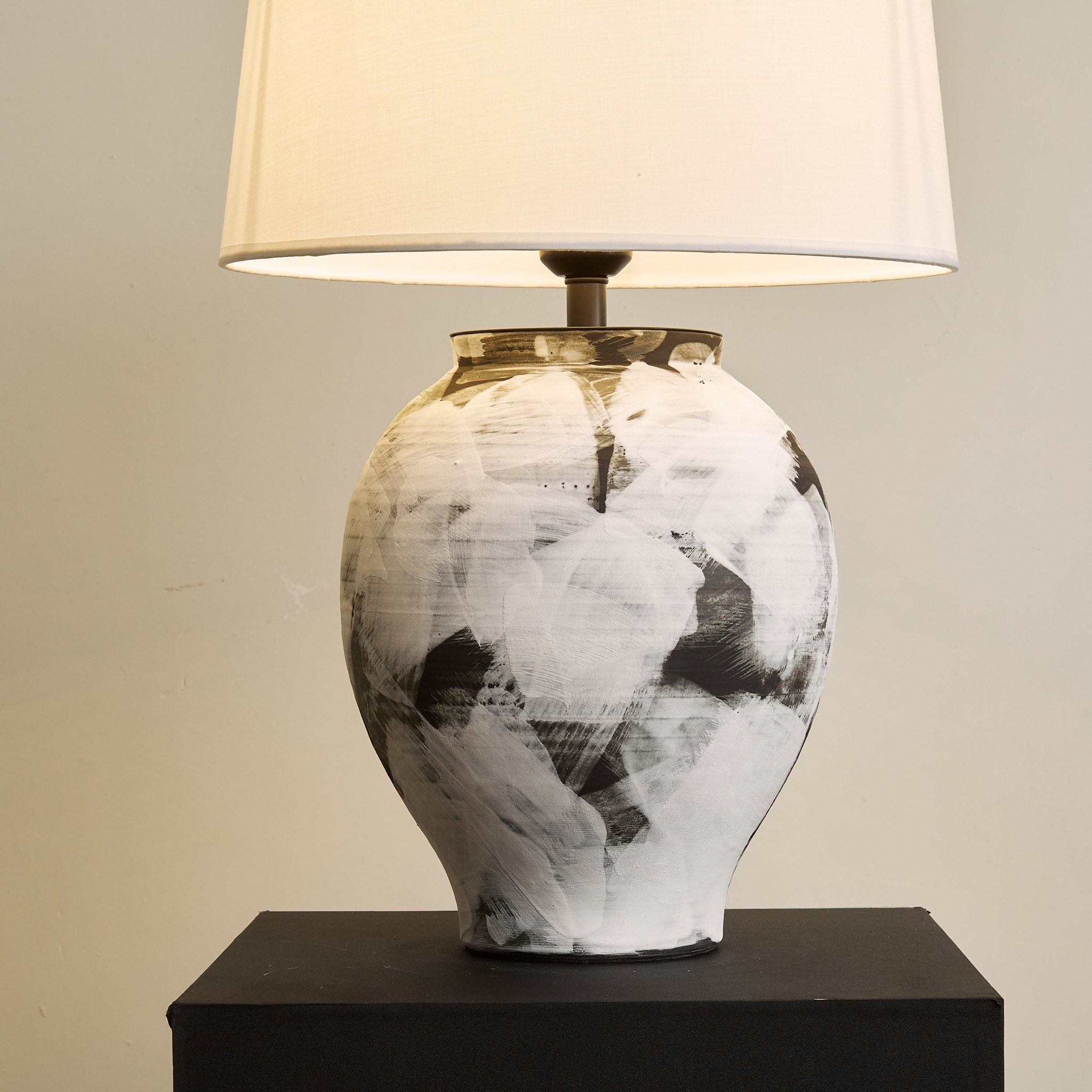 Brush Elegant Ceramic Table Lamp