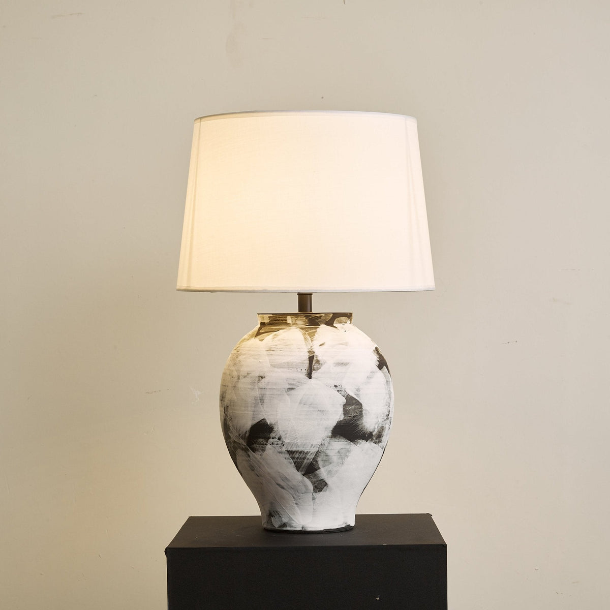 Brush Elegant Ceramic Table Lamp