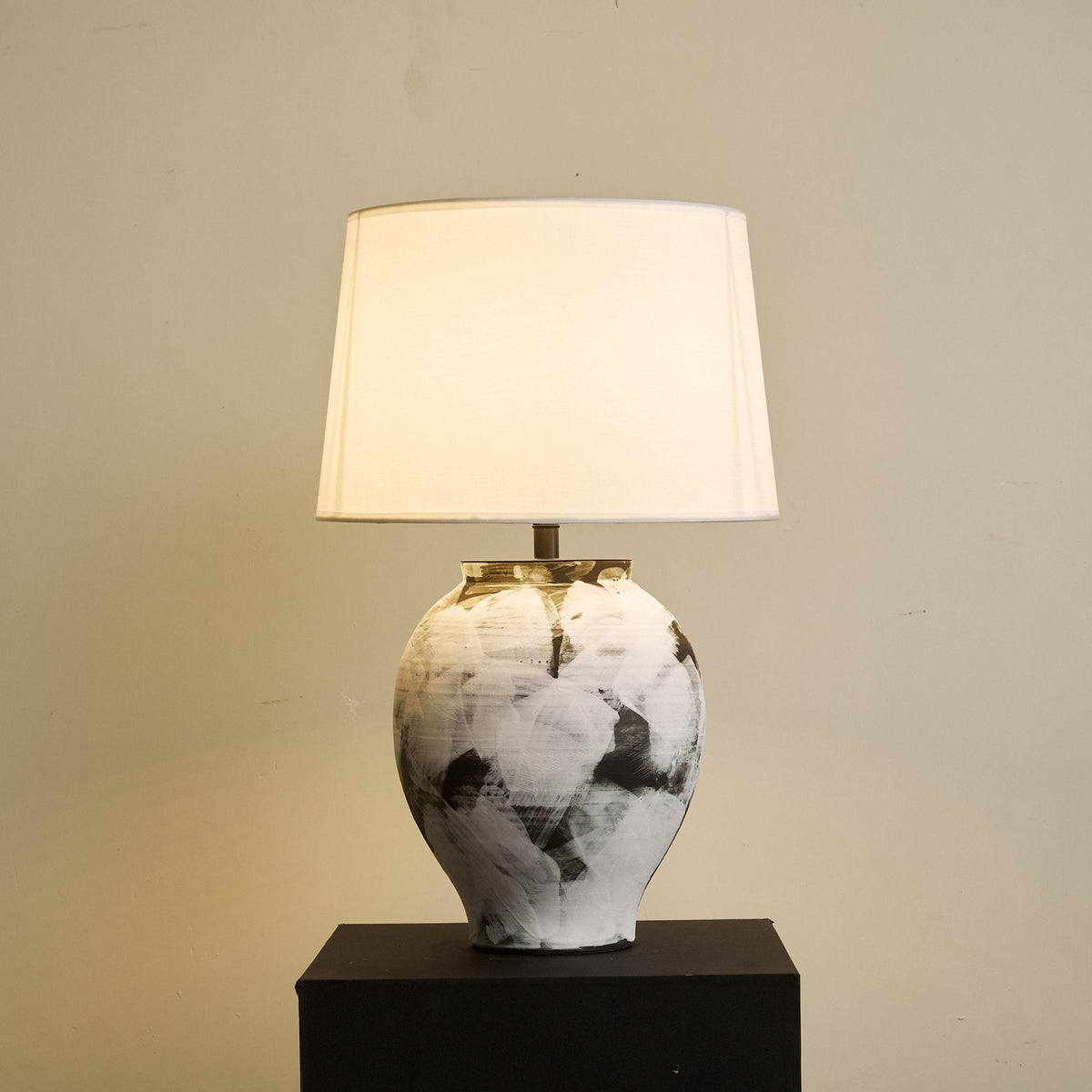 Brush Elegant Ceramic Table Lamp