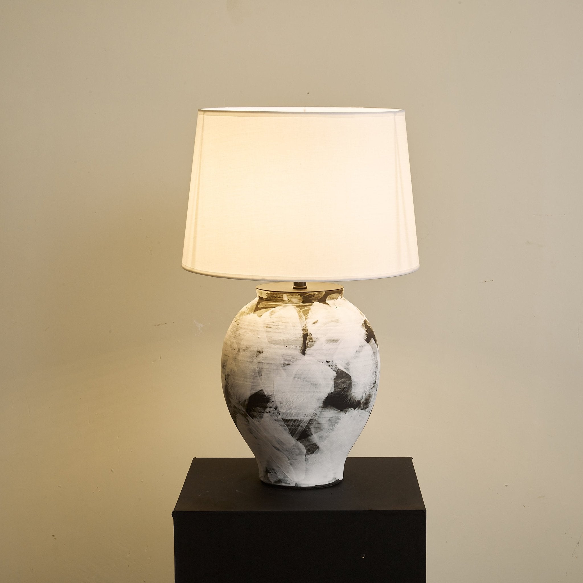 Brush Elegant Ceramic Table Lamp