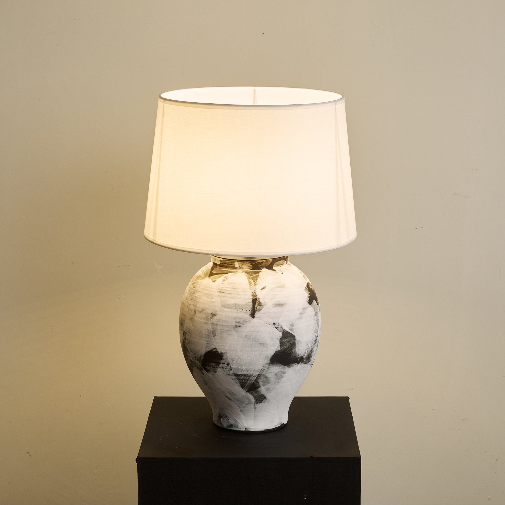 Brush Elegant Ceramic Table Lamp