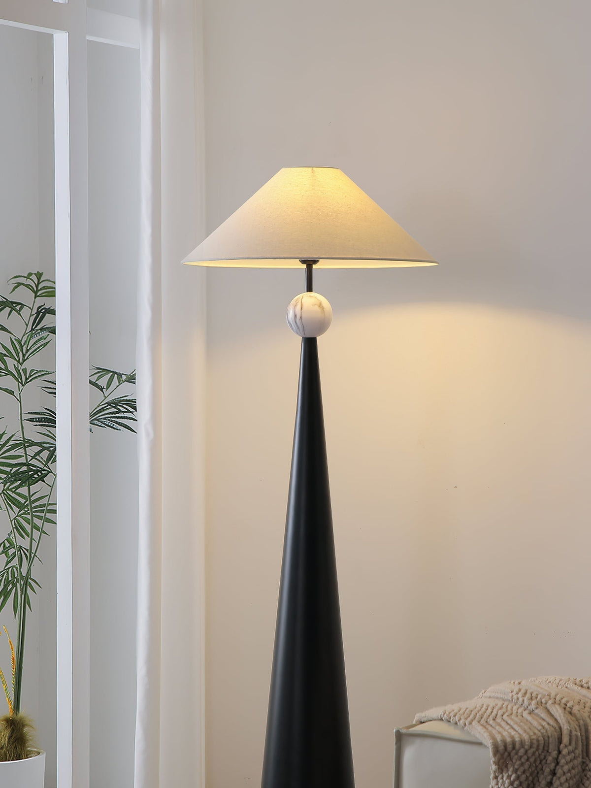 Elaaraine Floor Lamp