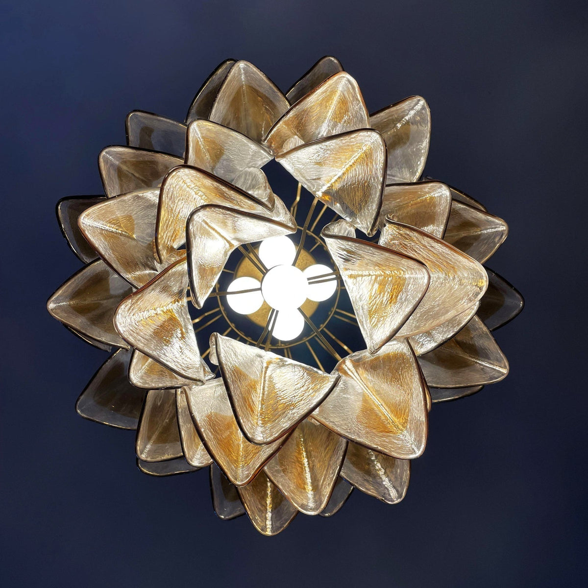 Vild Chandelier Isabella Gold Petal Layered