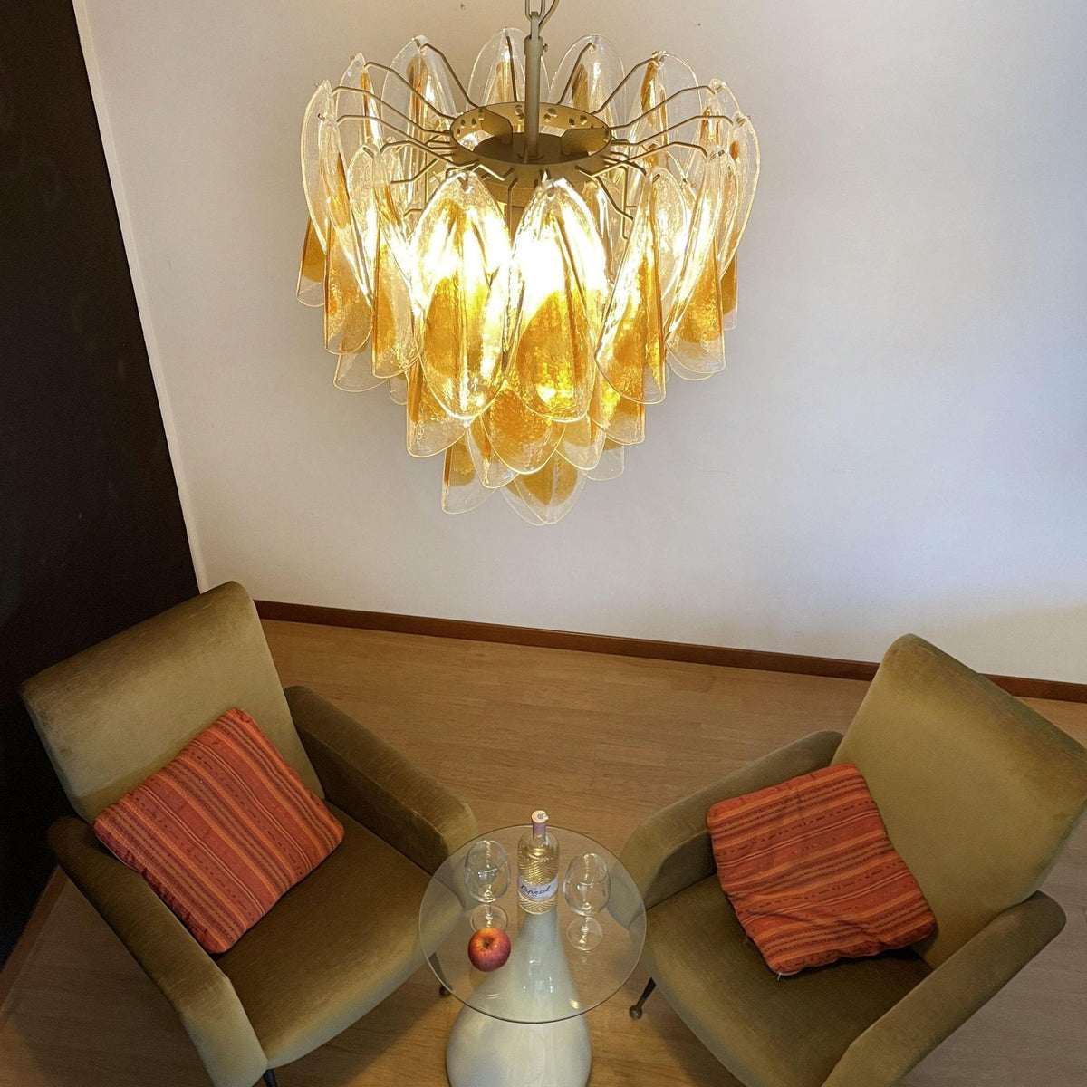 Vild Chandelier Isabella Gold Petal Layered
