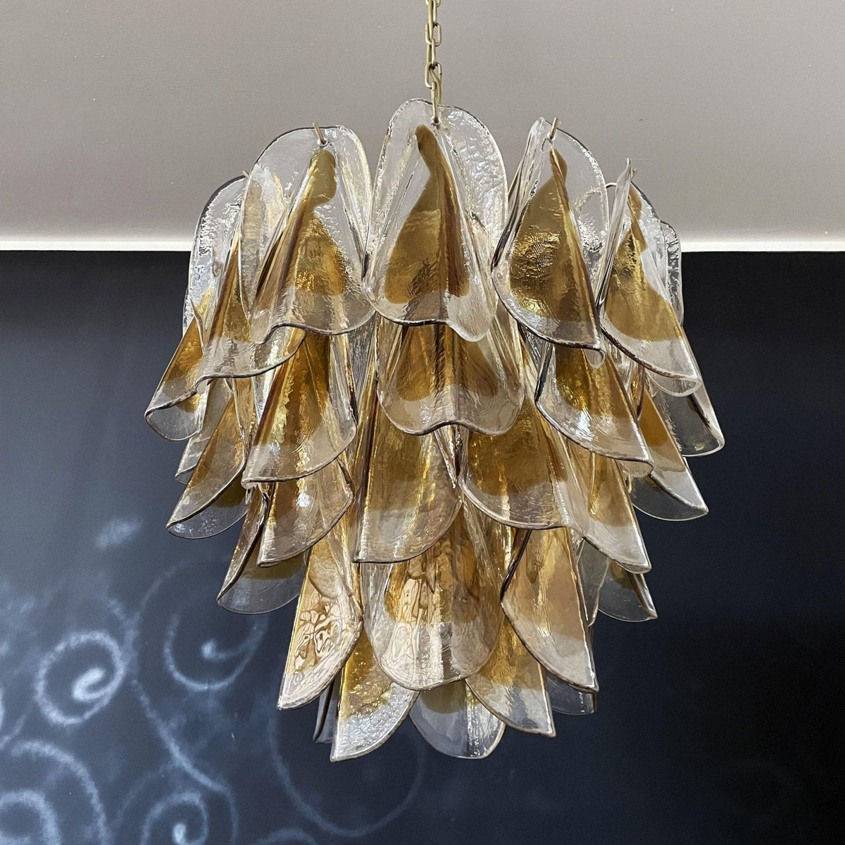 Vild Chandelier Isabella Gold Petal Layered