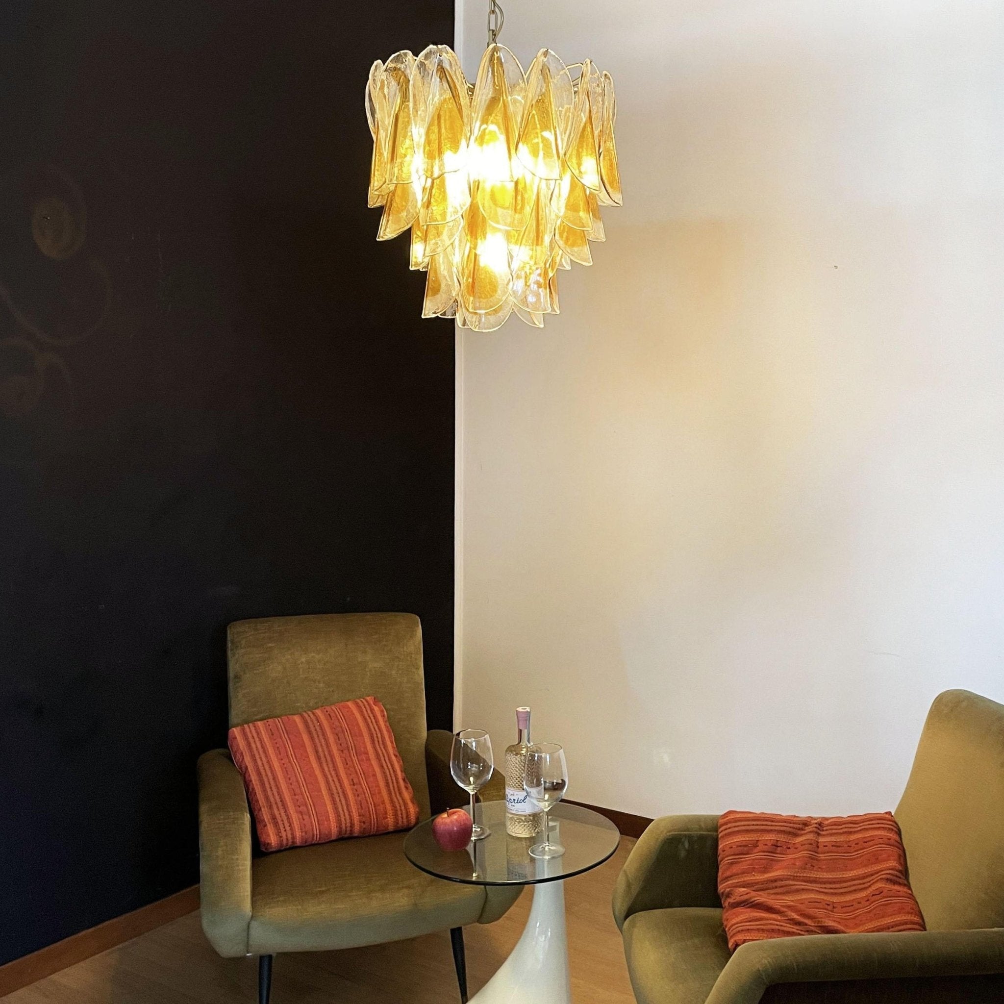 Vild Chandelier Isabella Gold Petal Layered