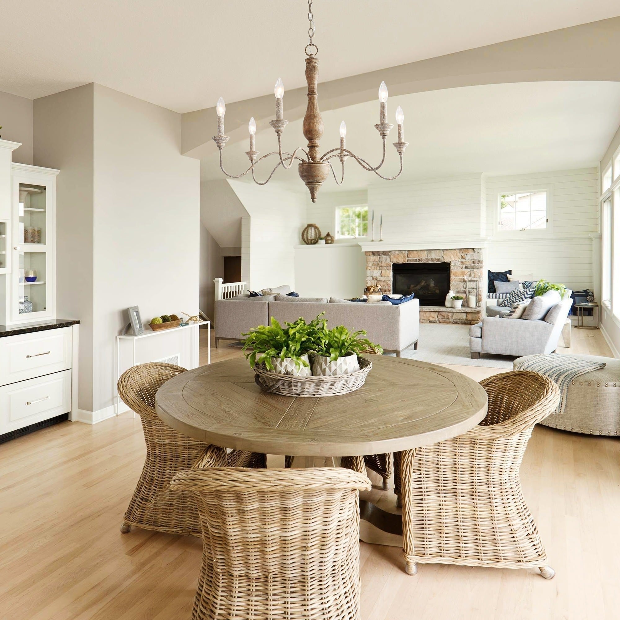 Eurloryra Chandelier