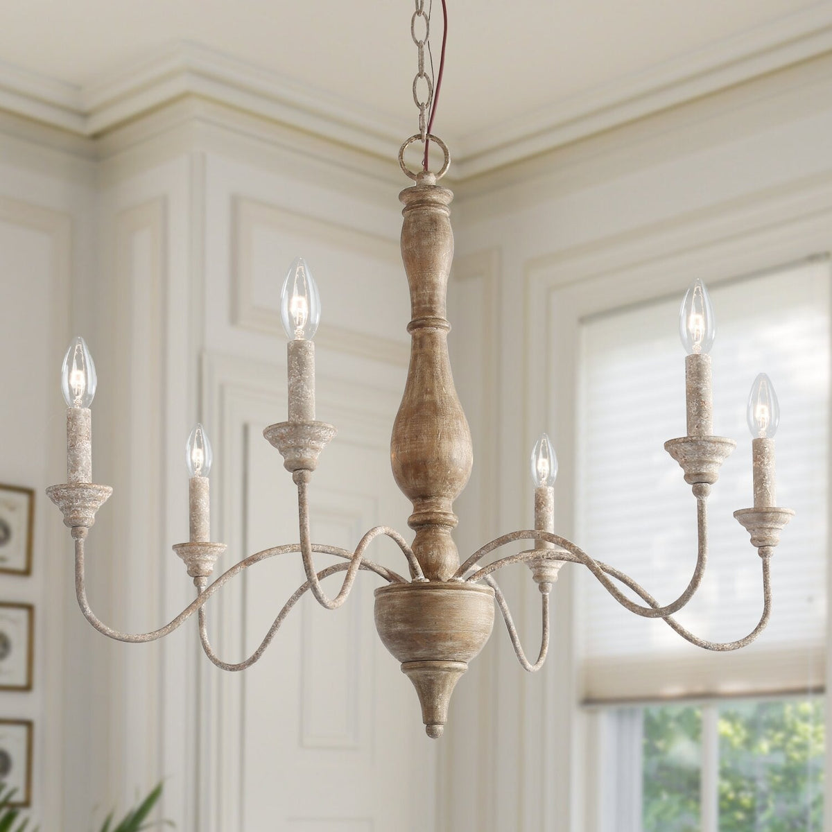 Eurloryra Chandelier