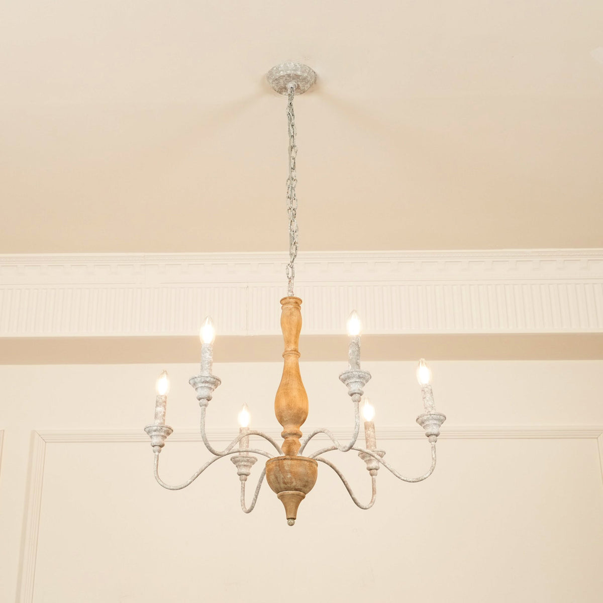 Eurloryra Chandelier