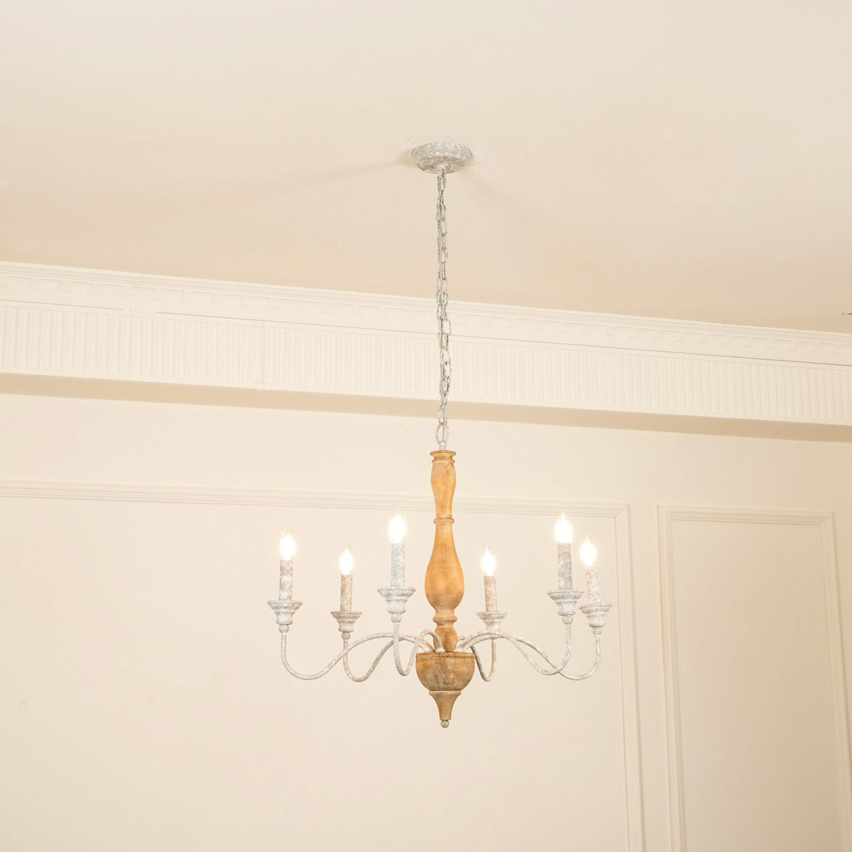 Eurloryra Chandelier